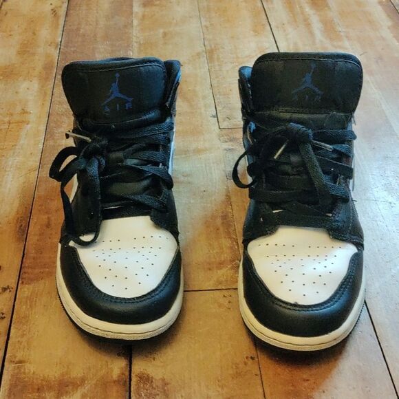Nike Jordan 1 Mids size 4.5 Youth Blue White Black HighTop Sneakers Unisex - Picture 3 of 9